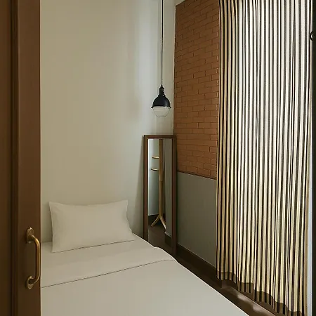 Khunluang Hostel (Adults Only) Chiang Mai Exterior photo