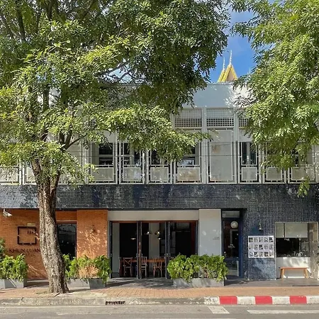 Khunluang Hostel (Adults Only) Chiang Mai Exterior photo